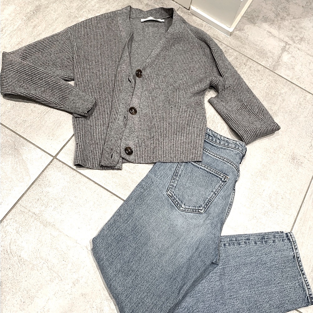 Jeans & Cardigan